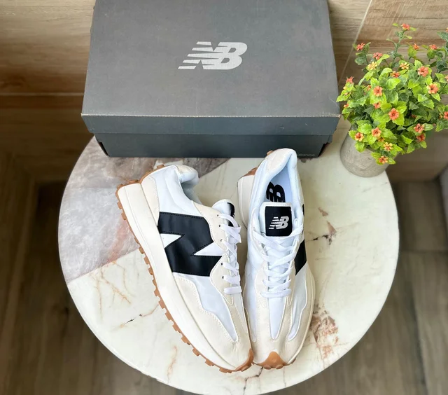 New Balance 327