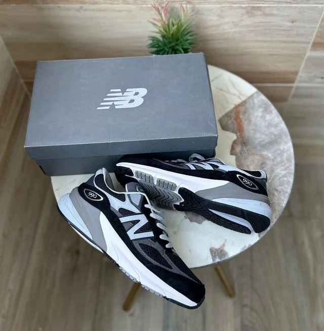New Balance 990 V3
