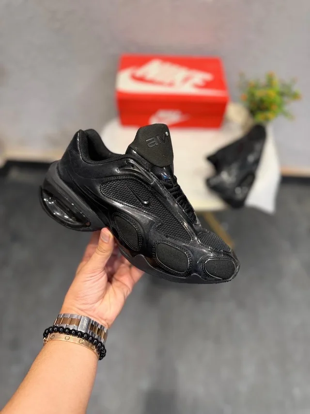 NIKE AIR MAX MUSE TRIPPLE BLACK