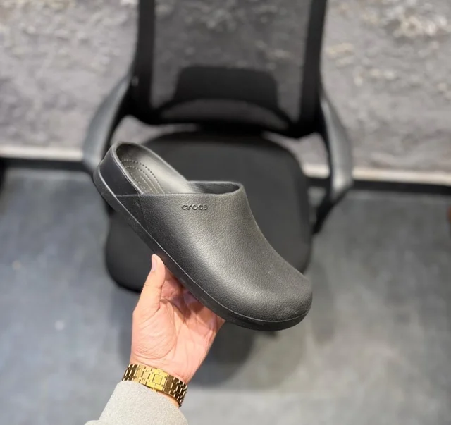 CROCS DYLAN CLOGS BLACK 