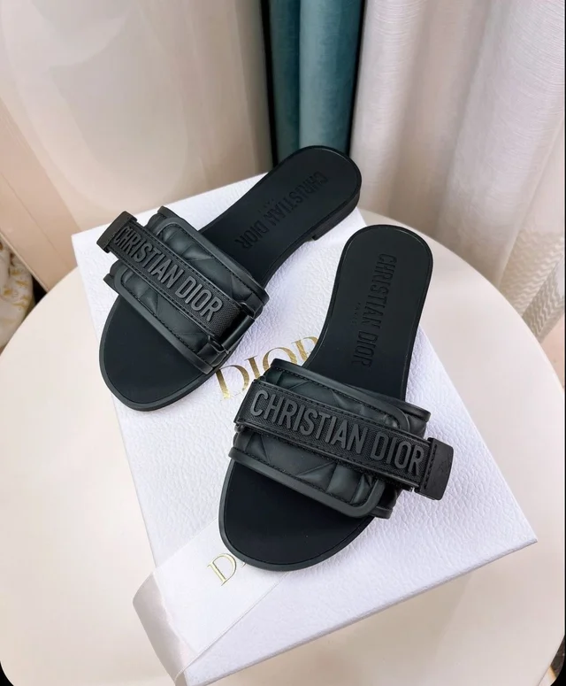 DIOR-ITALY SURPLUS FLATS