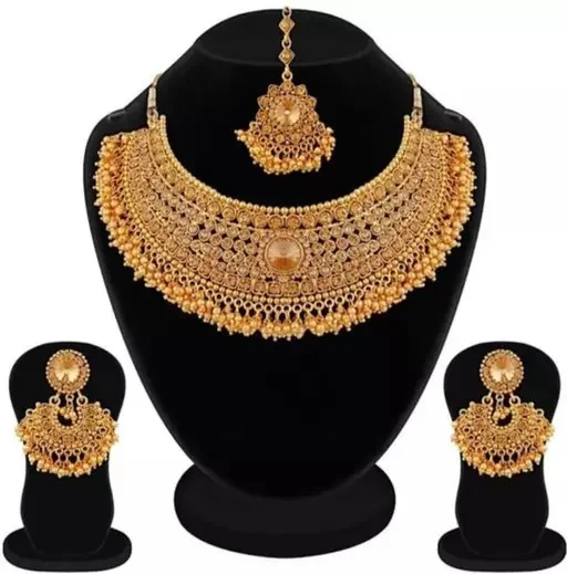 Feminine Chunky Jewellery Sets