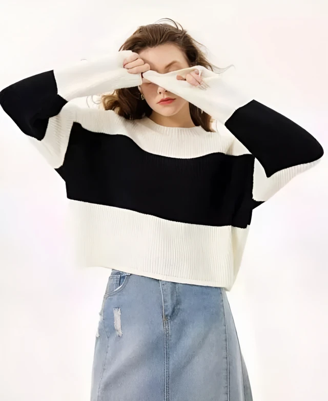 Women White & Black Antiviral Protective Finish Cropped T-shirt - Black, L