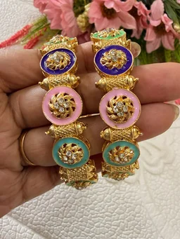 *Statement Ethnic Bangles Set of 2* β¨ - 2.4