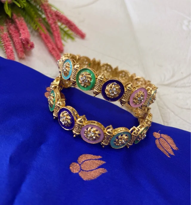 *Statement Ethnic Bangles Set of 2* β¨ - 2.6
