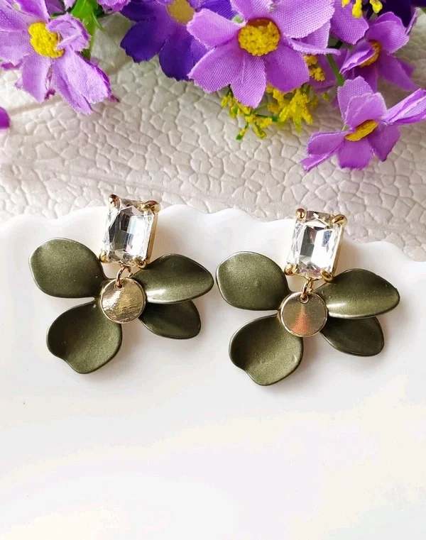 *Bloom Petal Statement Earrings* ✨🌸 - OliveGreen