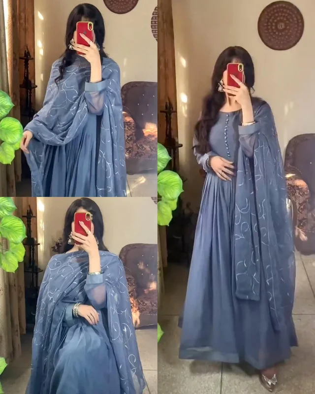 Anarkali Paired With A Beautifully Embroidered Dupatta - XL