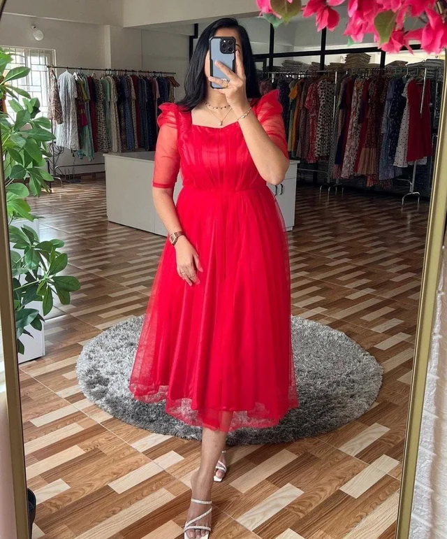 RED GOWN - XL