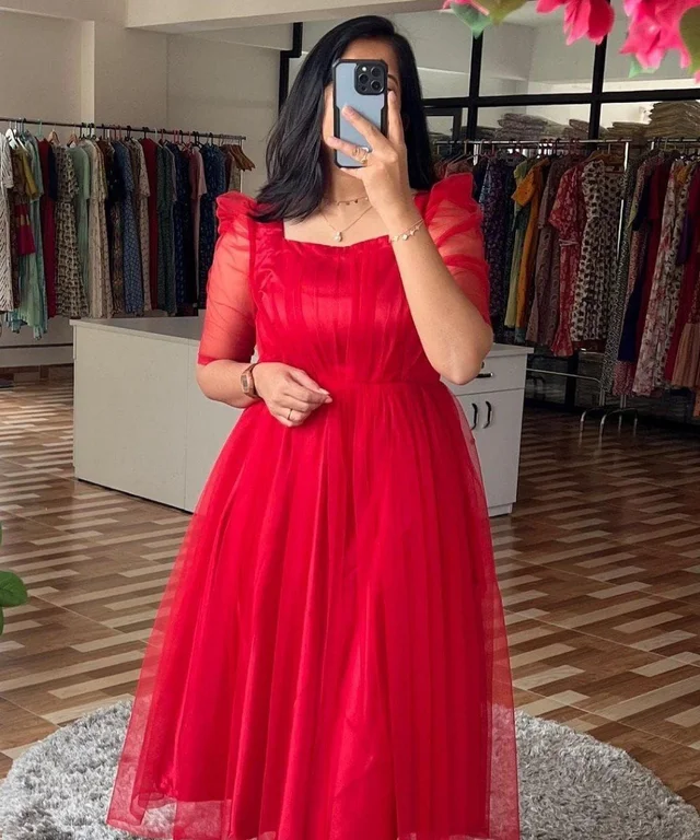 RED GOWN - XL
