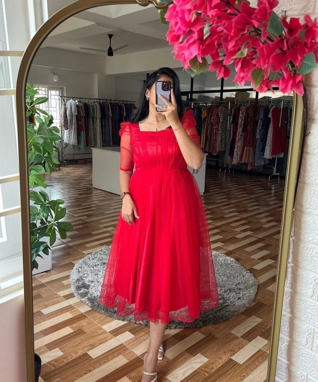 RED GOWN - XL