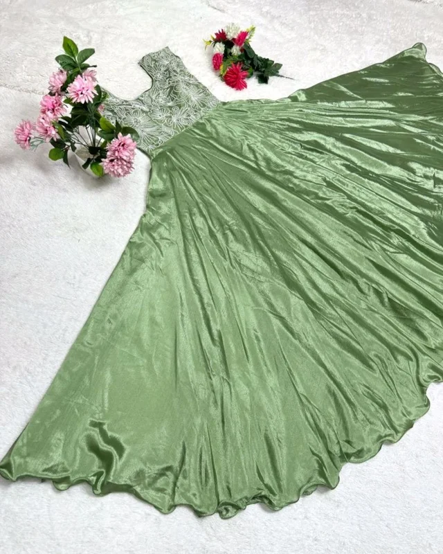 Trendy Embroidered Work and Beautiful - Pista, XL