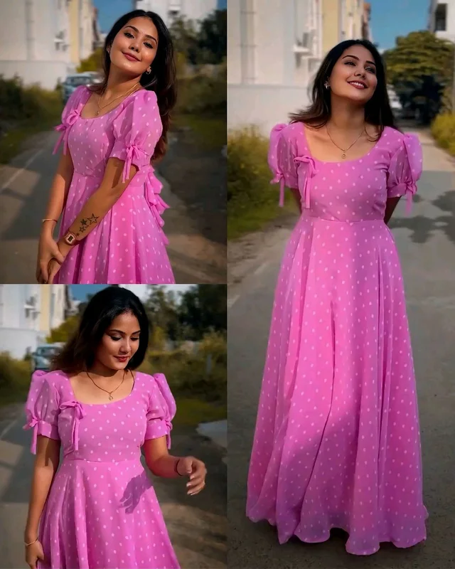 BEAUTIFUL GOWN FOR UPCOMING PARTY'S AND WEDDING OR EVENTS💫 - S