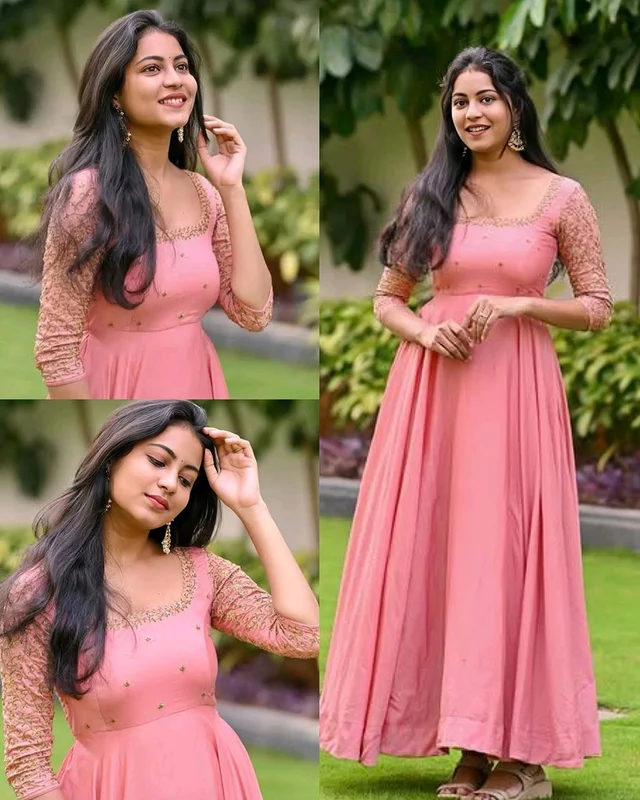 Rich And Elegant A Perfect Outfit For Wedding & Parties
- L