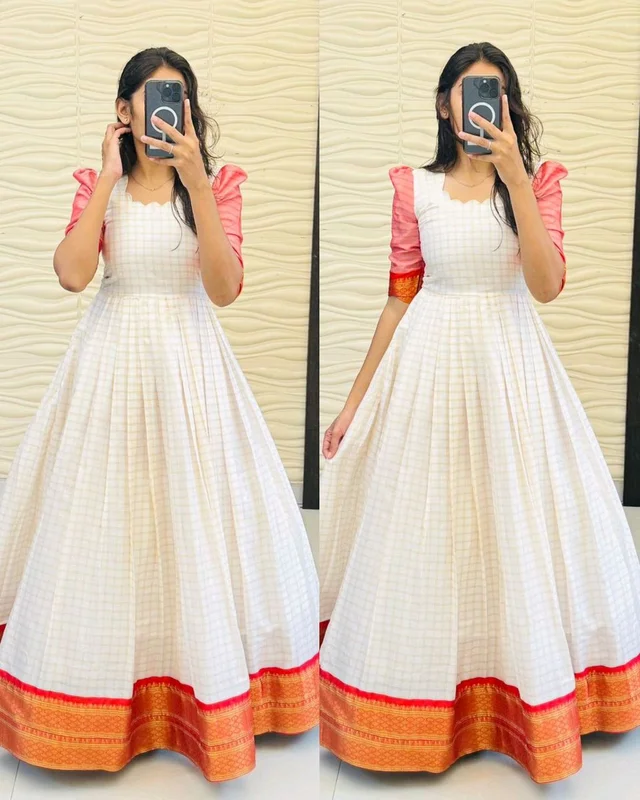 PRESENT SOUTH SPECIAL GOWN COLLECTION
- Bittersweet, L