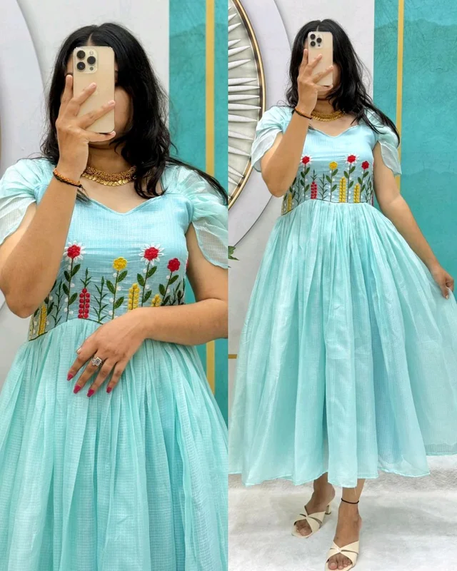 Launching Our Latest Beautiful Stylist Gown with Handowk – Where Elegance Meets Comfort
- Blizzard Blue, M