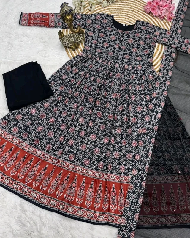 Introducing New Festival Spacial Kalamkari Gown with Full Set - Maroon, 3XL