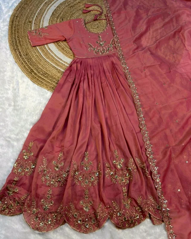 Tradational Elegant full-length maxi gown featuring, beautifully Original south tissue fabric with embroidery and sequence work With dupatta - Pink, L