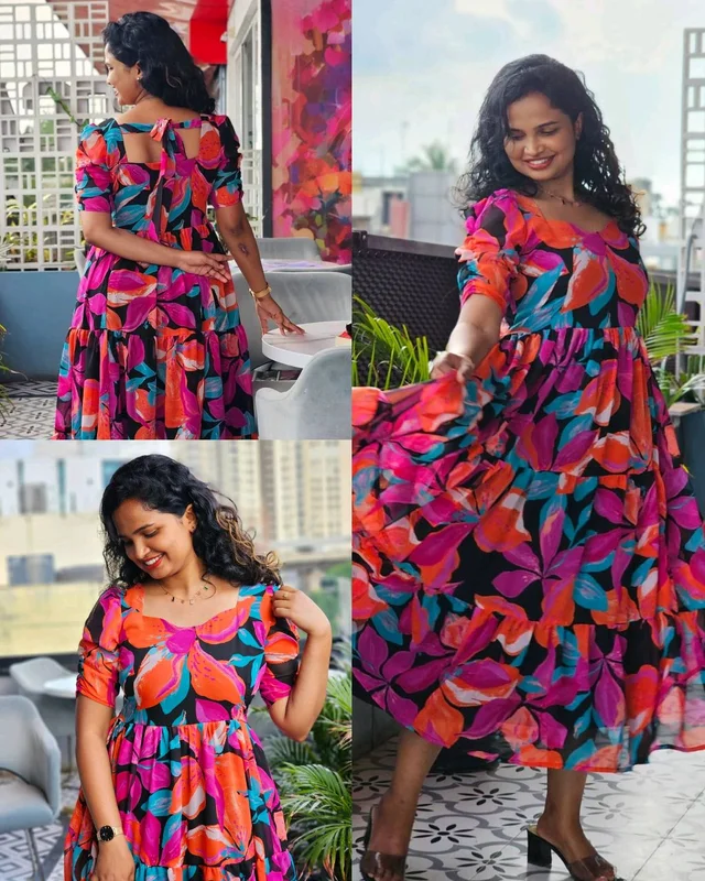 Introducing our latest essential: the Floral Dress. Crafted for comfort, this easy-breezy dress features a delightful floral print. With a charming neck detail and playful frill at the flare, it’s perfect for sunny days. - Pink & Black, M