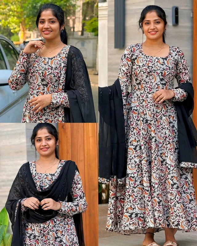 Traditional Kalamkari Graceful Anarkali crafted with modern elegance
- XL, Blue