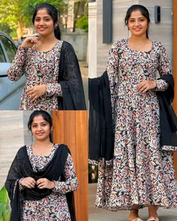 Traditional Kalamkari Graceful Anarkali crafted with modern elegance
- 2XL, Blue