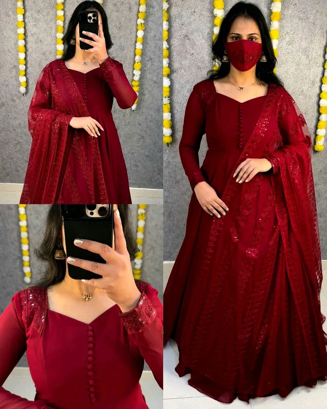 Trendy Launching This Beautiful Gown with attractive Dupatta
- 4XL, Red