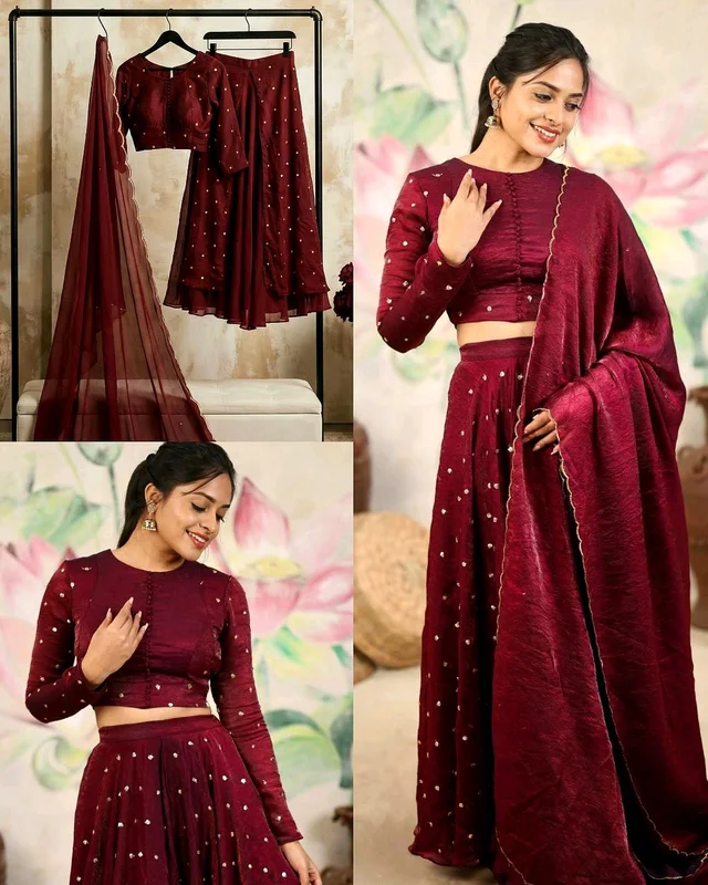 Beautiful Stunning Lehenga
- XL