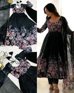 Beautiful look outfit is perfect for upcoming festivities and weddings - M, Purple
