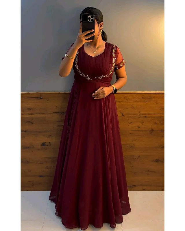 Wear in 2ways ❤️ Gown + Removable coat - M