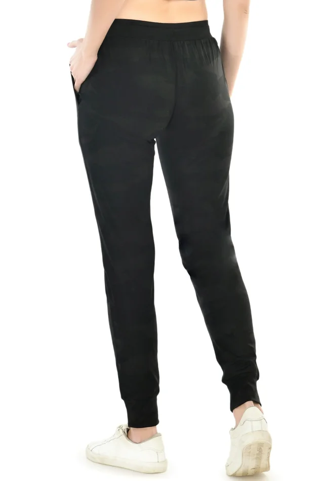 Body Smith Women's Camo Relax Jogger - M, Black