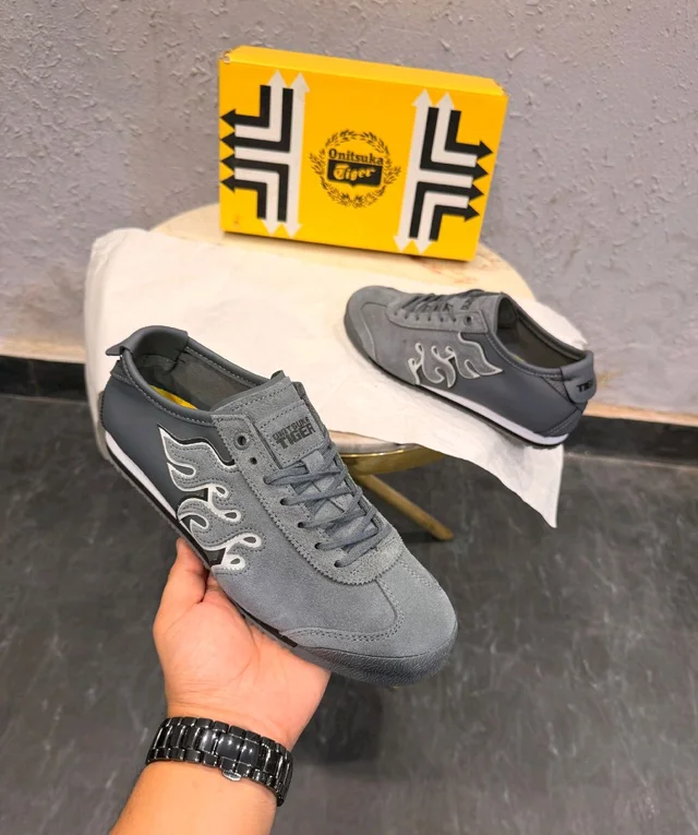 Onitsuka Tiger Sneakers SD Fire Grey – Premium Style at ₹2,499
