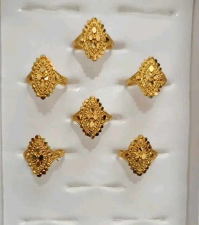 Chhuta Pila Mudi 1 Dozen