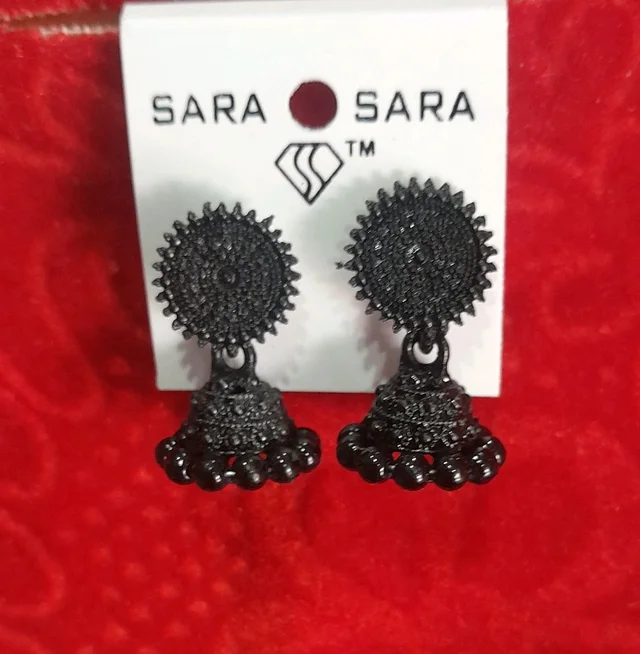 Black Earring 10D5