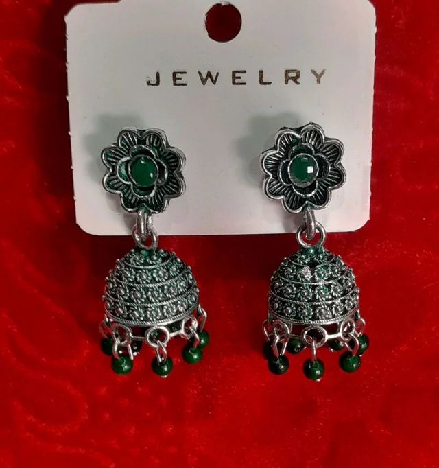 Black Earring 10D2