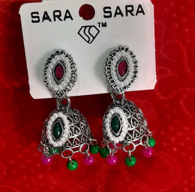 Black Earring 10C10