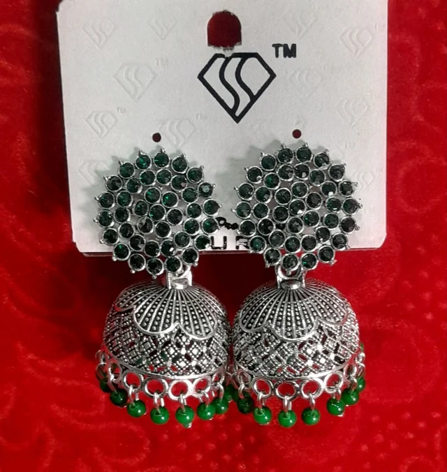 Black Earring 10A3