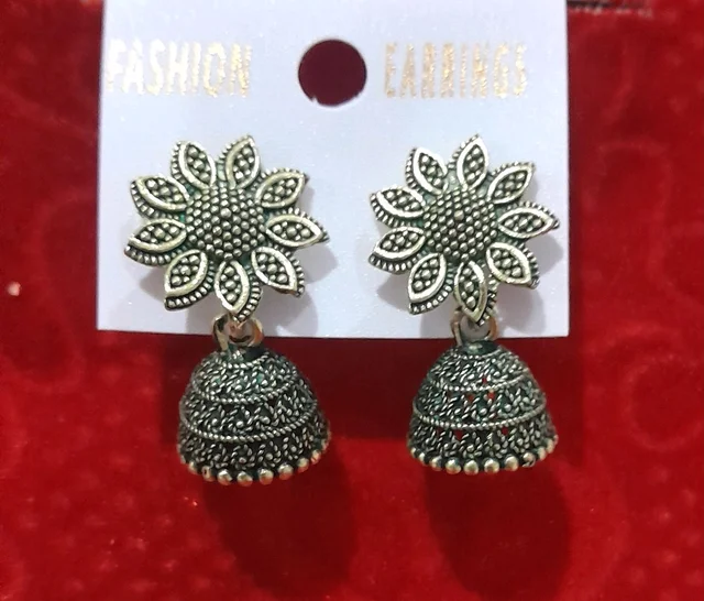 Black Earring 9D18