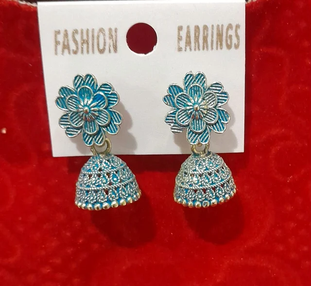 Black Earring 10B15