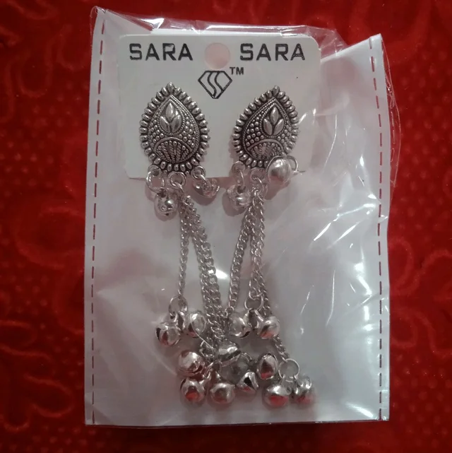 Black Earring 18c51
