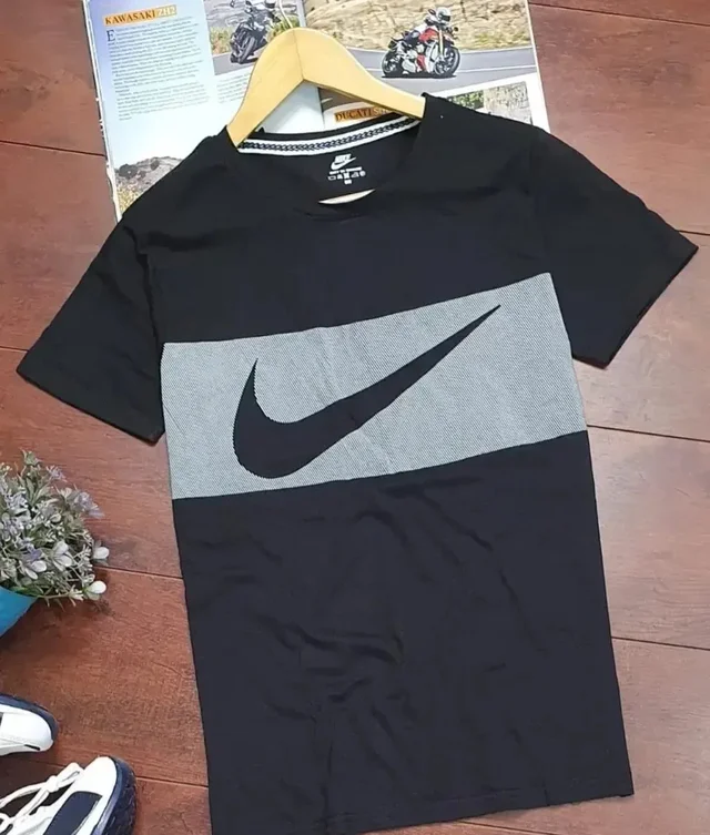 Nike T-Shirt New Latest - M