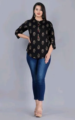 Classic Fashionista Women Tops& Tunics90 - S