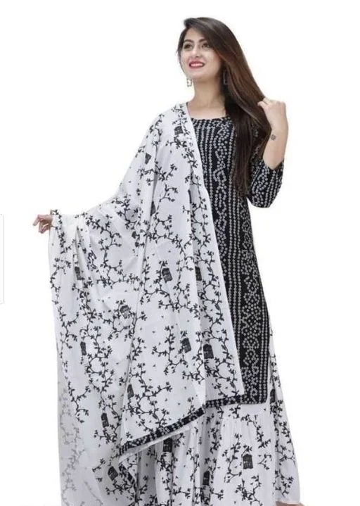 Kashvi Refined Women Kurta Sets - L