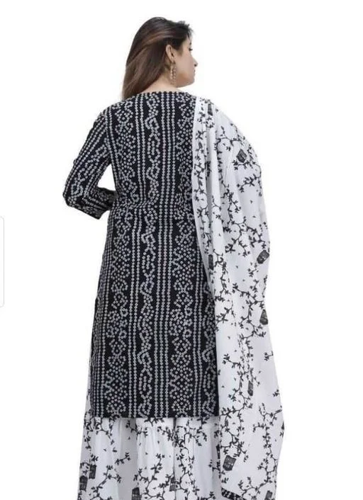 Kashvi Refined Women Kurta Sets - L