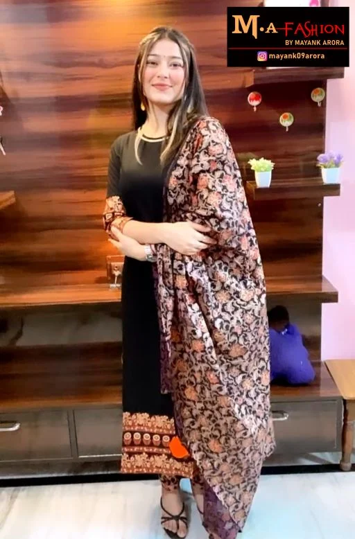 Trendy Alluring Women Kurta Sets - S