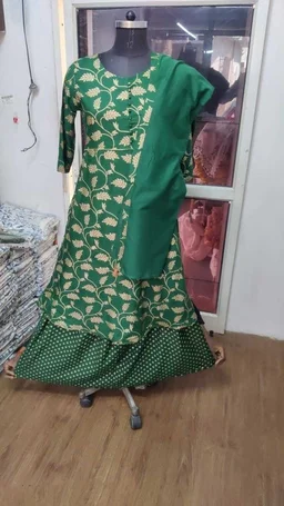 WOMAN PRINTED KURTI SKIRT WITH DUPATTA - XL