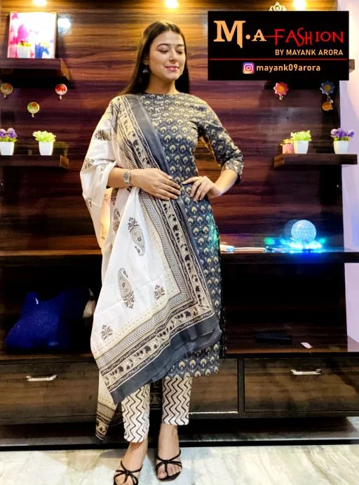 Women Cotton Handwork 3pc kurti Set With Pant - S