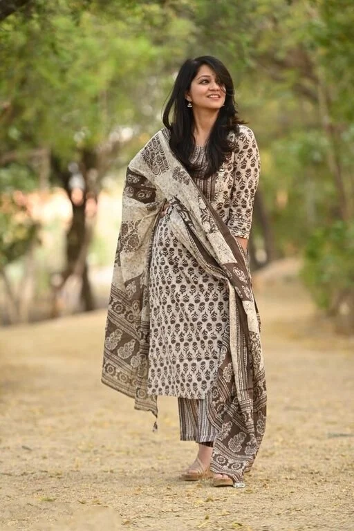Women Cotton printed Kurta Pant With Dupatta - M