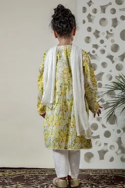 Fiza Angarkha Mul Print Kids Chikankari Set - Yellow - 22, Yellow