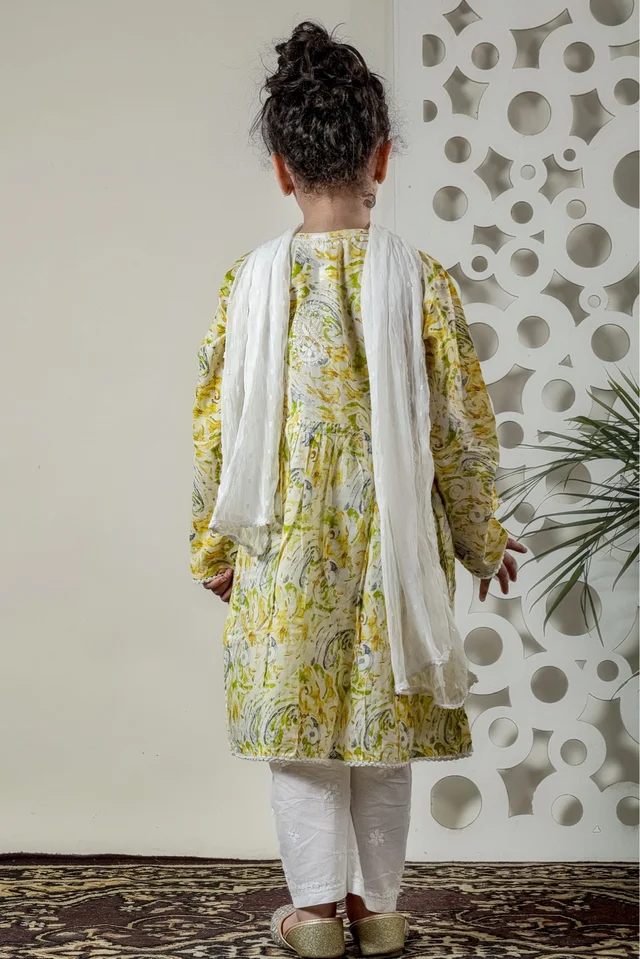 Fiza Angarkha Mul Print Kids Chikankari Set - Yellow - 22, Yellow