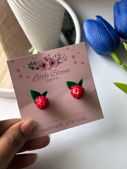 Berry Blush Studs🍓