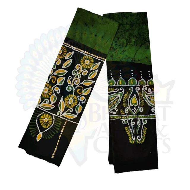 Green & Black Batik Printed Pure Cotton Uttorio